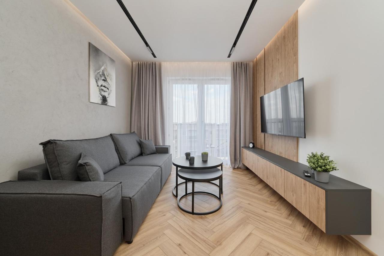 Exclusive Apartment With Balcony & Parking Wroclaw By Renters Prestige Exterior photo